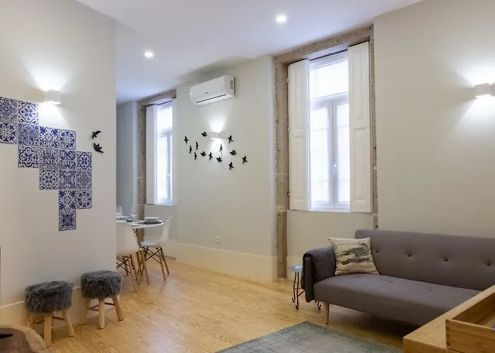 Alda's Vintage With Free Parking *