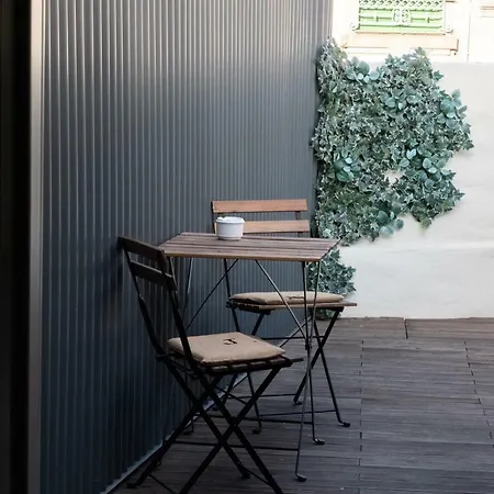 Alda's Vintage With Free Parking Apartment