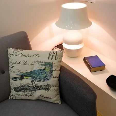 Alda's Vintage With Free Parking