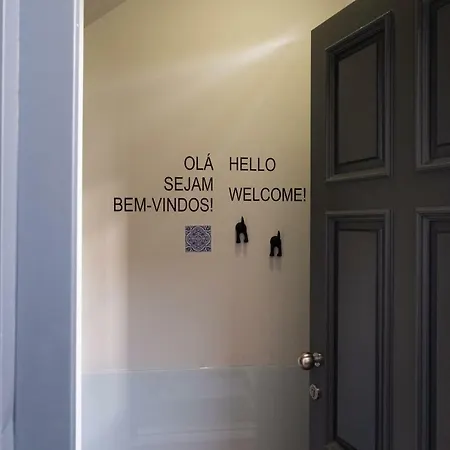 Alda's Vintage With Free Parking