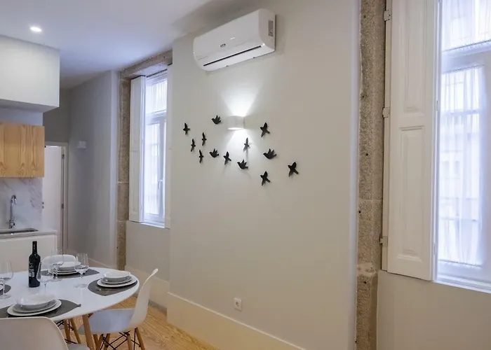 Alda's Vintage With Free Parking