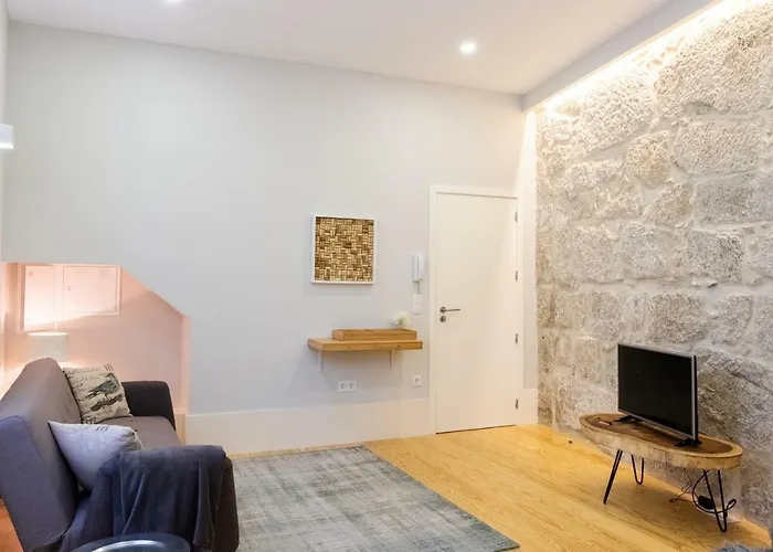 Alda's Vintage With Free Parking *