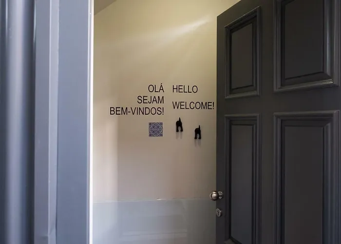 Alda's Vintage With Free Parking