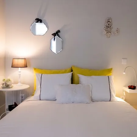 Alda's Vintage With Free Parking