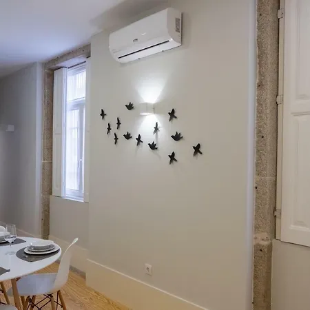 Alda's Vintage With Free Parking