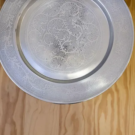 Alda's Vintage With Free Parking