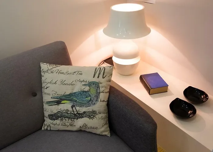 Alda's Vintage With Free Parking