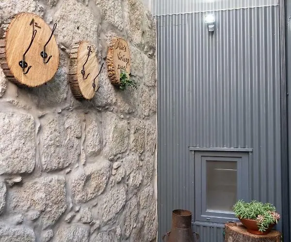 Alda's Vintage With Free Parking *