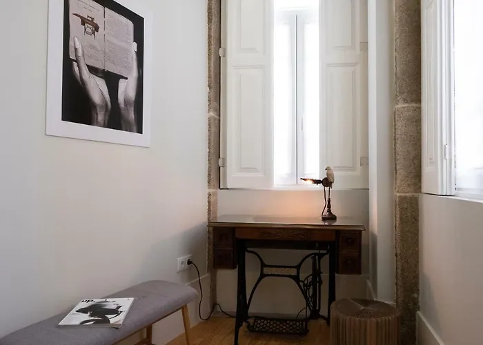 Alda's Vintage With Free Parking